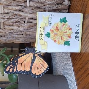Charming Tails BUTTERFLIES SMELLING ZINNIAS 89606